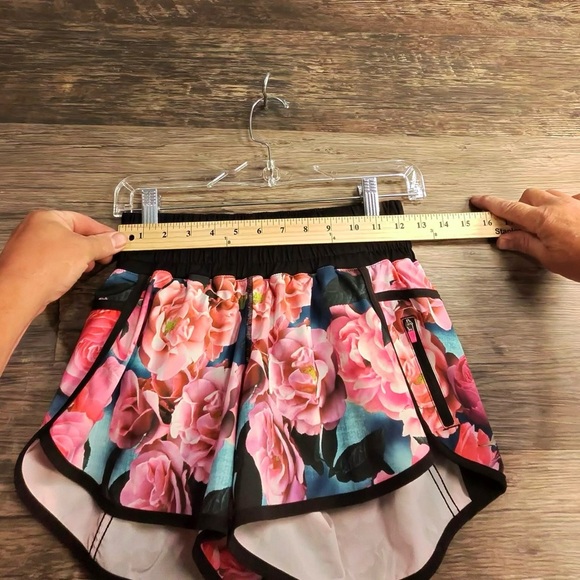 Lululemon Athletica Floral Women's Athletic Shorts - Pink and Blue - Picture 2 of 8
